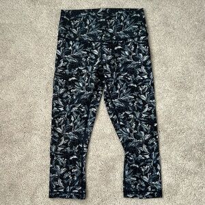 Lululemon Leggings, women’s 8, capri length, EUC